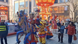 В Китае наступил год Красной Лошади