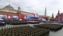 Герои спецоперации прошли маршем по Красной площади