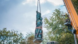 Польша сносит памятник благодарности Красной армии 