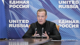 Медведев: Россия будет возвращать землёй замороженные активы