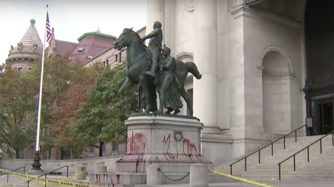 В Нью-Йорке демонтируют памятник Теодору Рузвельту из-за протестов