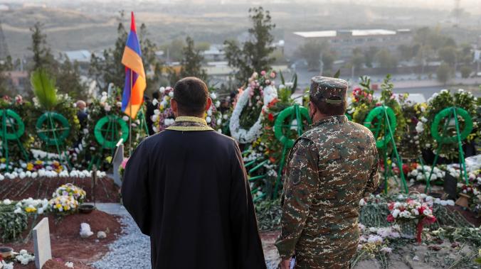 В Армении назвали преступлением отправку добровольцев в Карабах