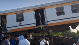 В Индии столкнулись грузовой и пассажирский поезда