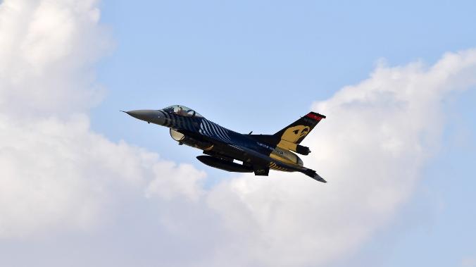Турция отрицает причастность самолётов F-16 в крушении Су-25