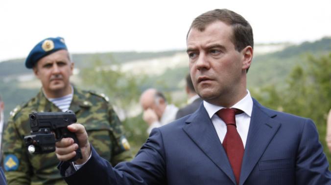 Медведев жестко ответил на призыв «уничтожить Россию»