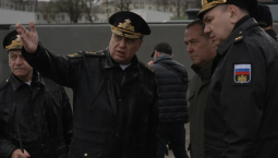 Медведев обсудил защиту Черноморского побережья