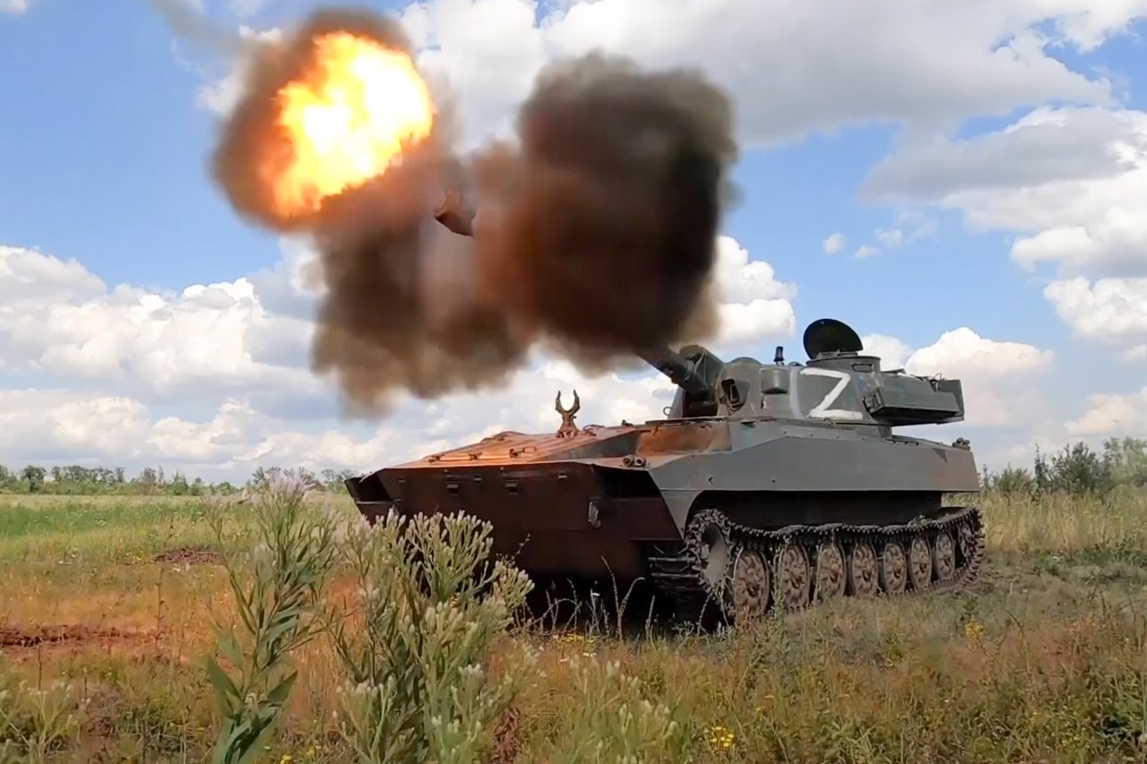 Нападение 1. Украинский танк. Российские танки на Украине. Украина Донбасс 2014 БТР.