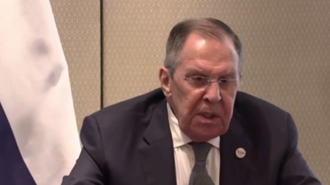 Лавров ответил на слова Макрона о «колонизаторах»