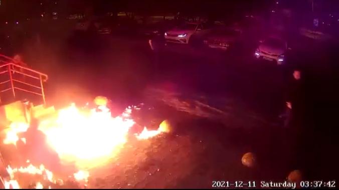 Гость столицы пытался сжечь бар вместе с охраной