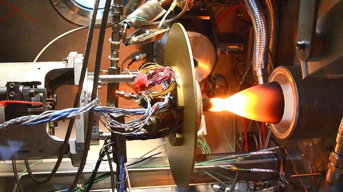 Французские ученые испытали на орбите йодный двигатель