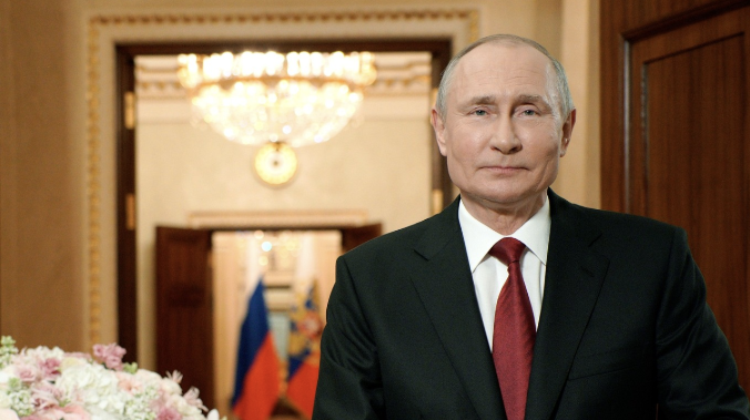 Владимир Путин поздравил россиянок с 8 марта