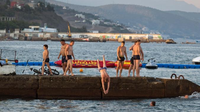 В  Крыму море прогрелось до 23 градусов