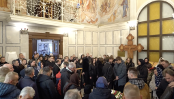 Севастополь простился 15-летней Ариной Дроздовой