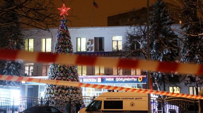 Военный пенсионер открыл стрельбу в московском МФЦ