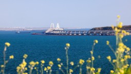 До 200 л топлива можно провести через Крымский мост