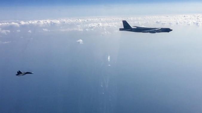 Российские истребители перехватили три бомбардировщика ВВС США