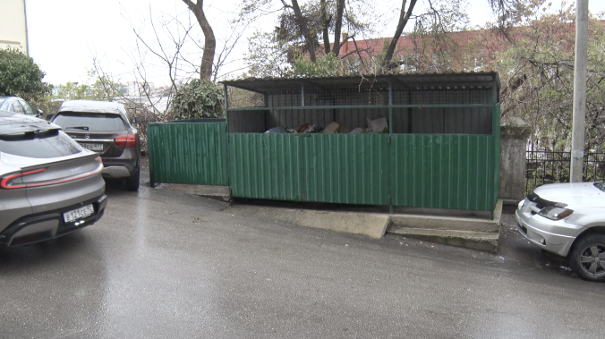 Мусор на ул. Дроздова вывезли спустя два месяца