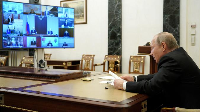 Путин объяснил появление «оголтелых НКВДшников» в российском кино