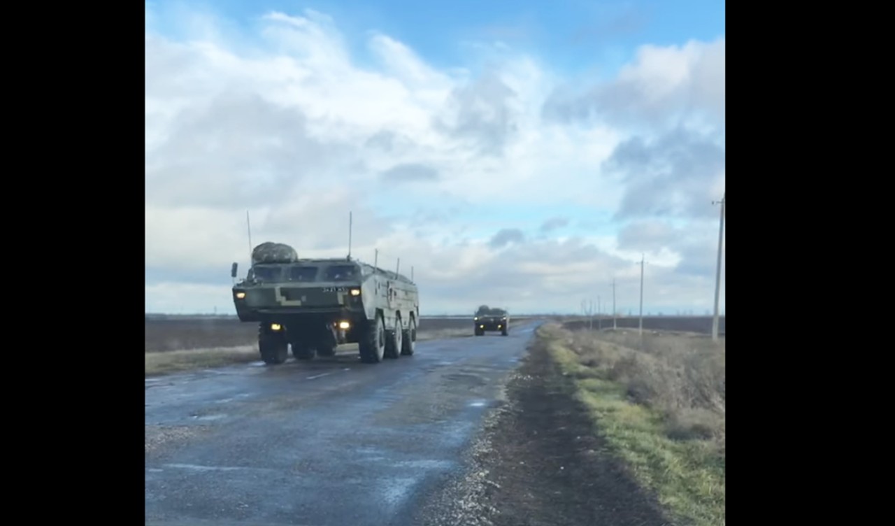 Колонна техники ВСУ движется в сторону Перекопа 