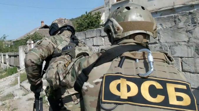 Сотрудники ФСБ РФ обнаружили ОПГ промышляющую торговлей оружием