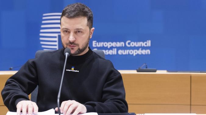 Зеленский признал, что сам отказался выполнять Минские соглашения