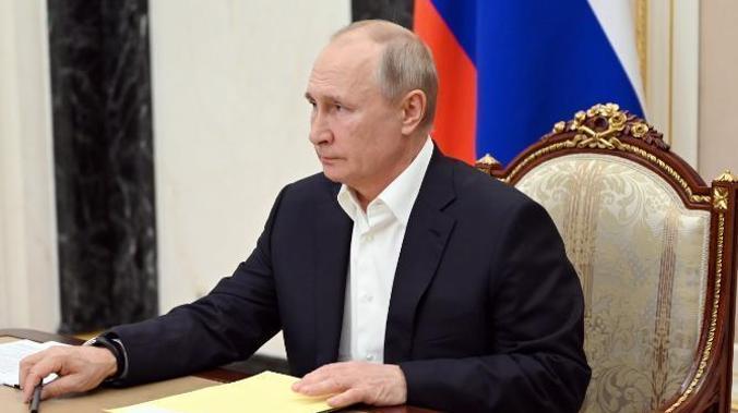 Владимир Путин подписал указ о выплате 15 тысяч рублей военнослужащим