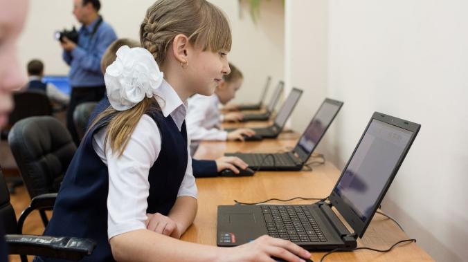Минцифры: программа подключения школ к Wi-Fi приостановлена