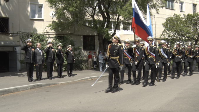 Парад Победы прошёл у дома ветерана Николая Кузьмина в Севастополе