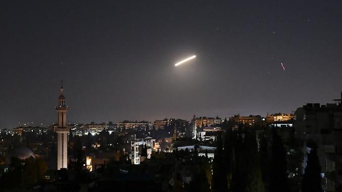 Израильская армия бомбит иранские формирования в Сирии. Снова