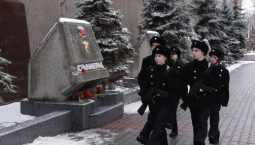 Героев Сталинградской битвы почтили в Севастополе