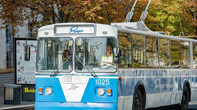 В центр Севастополя могут выйти ретро-троллейбусы