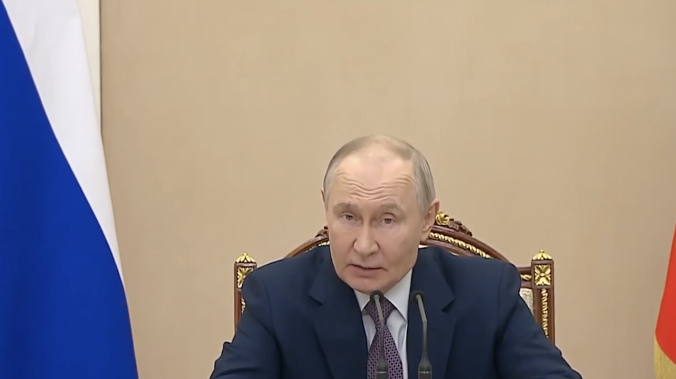 Путин: Россия предупреждала о росте цен на нефть из-за конфликта на Ближнем Востоке