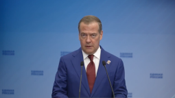 Медведев назвал варварством удар по Панораме