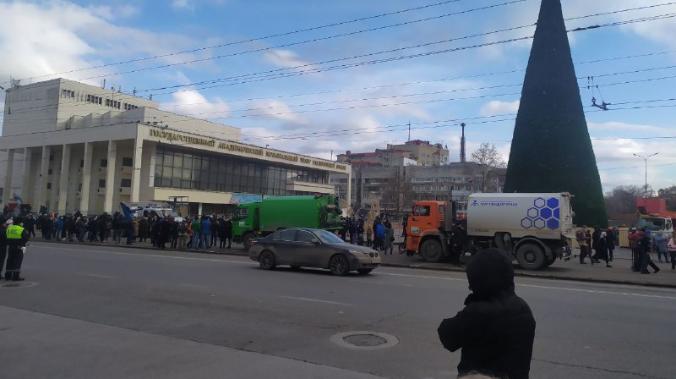 Несанкционированный митинг в Симферополе внезапно помог международному признаю Крыма частью России